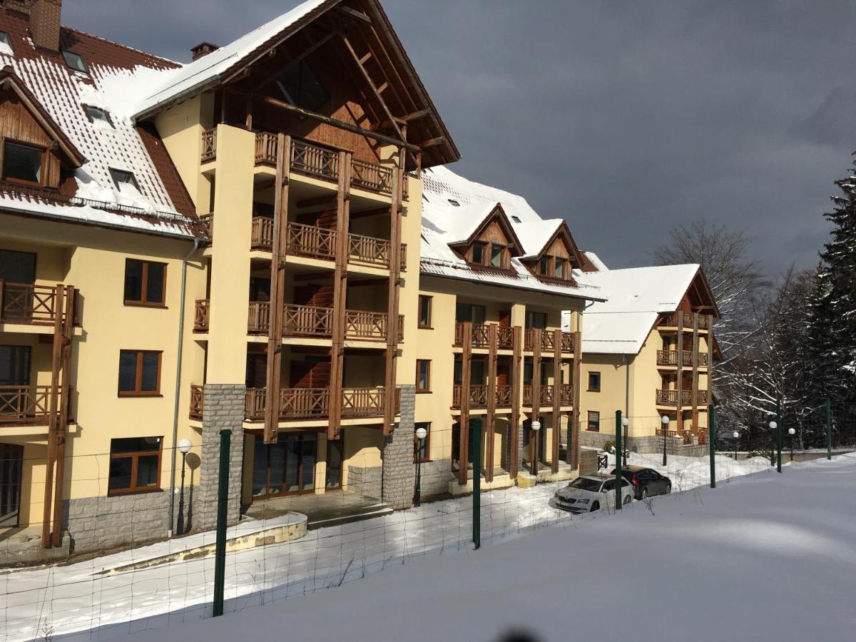 Apartament Urocza Przy Wyciagu Ski Arena ชกลาร์สกา ปอเรมบา ภายนอก รูปภาพ