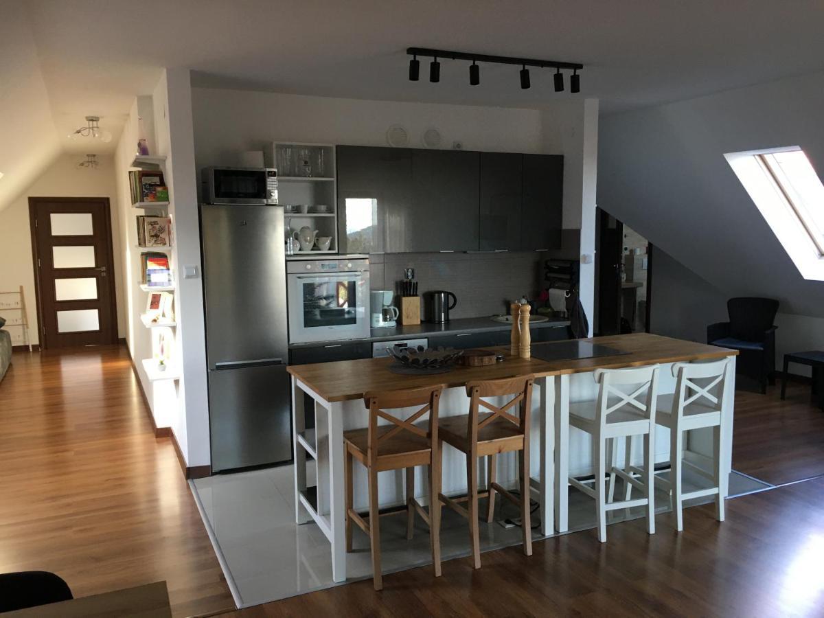 Apartament Urocza Przy Wyciagu Ski Arena ชกลาร์สกา ปอเรมบา ภายนอก รูปภาพ