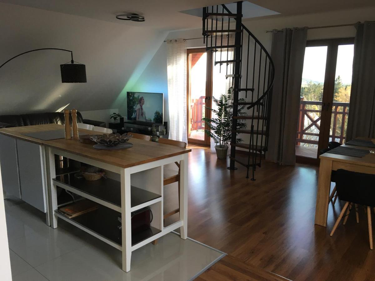 Apartament Urocza Przy Wyciagu Ski Arena ชกลาร์สกา ปอเรมบา ภายนอก รูปภาพ