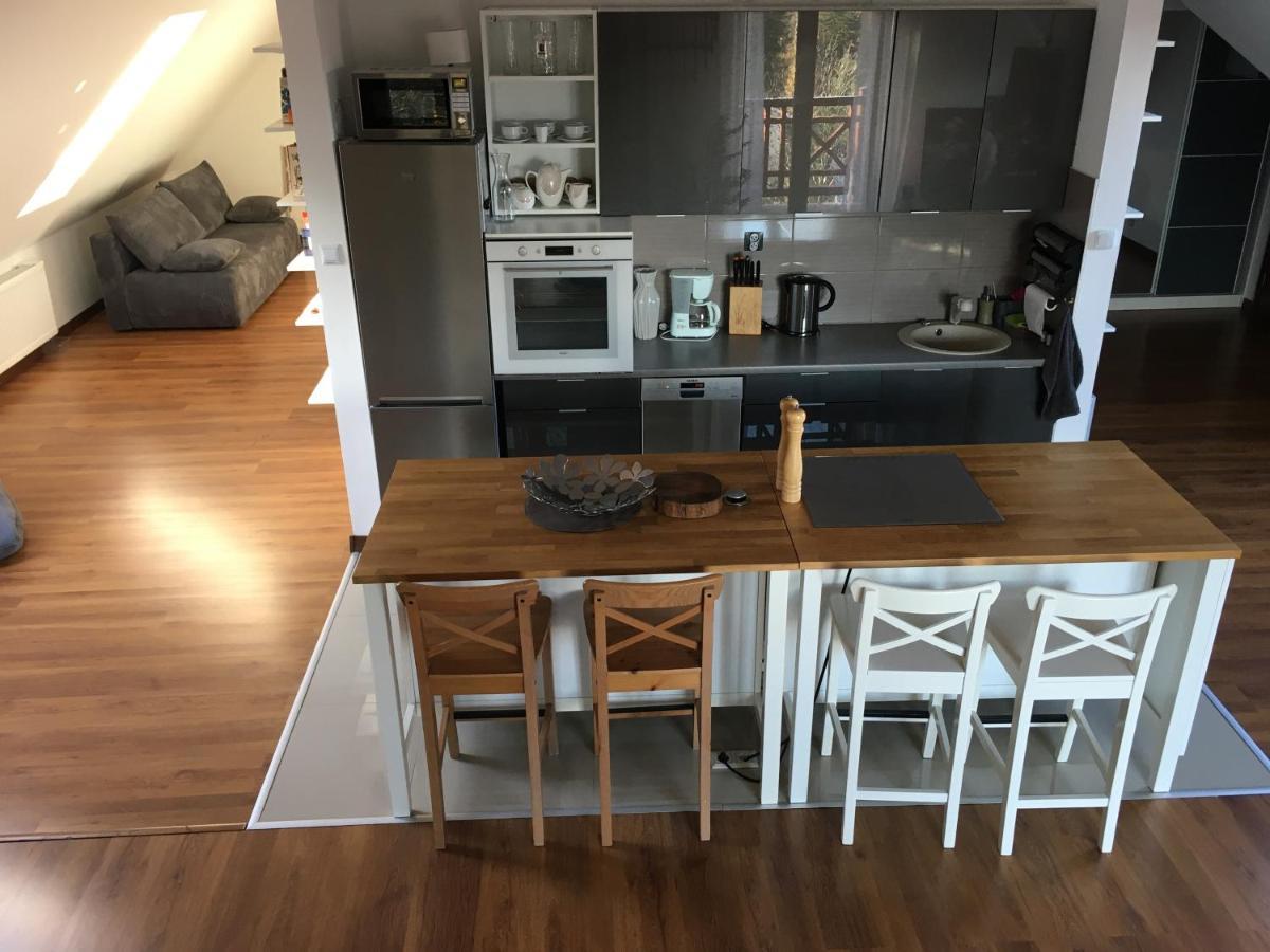 Apartament Urocza Przy Wyciagu Ski Arena ชกลาร์สกา ปอเรมบา ภายนอก รูปภาพ