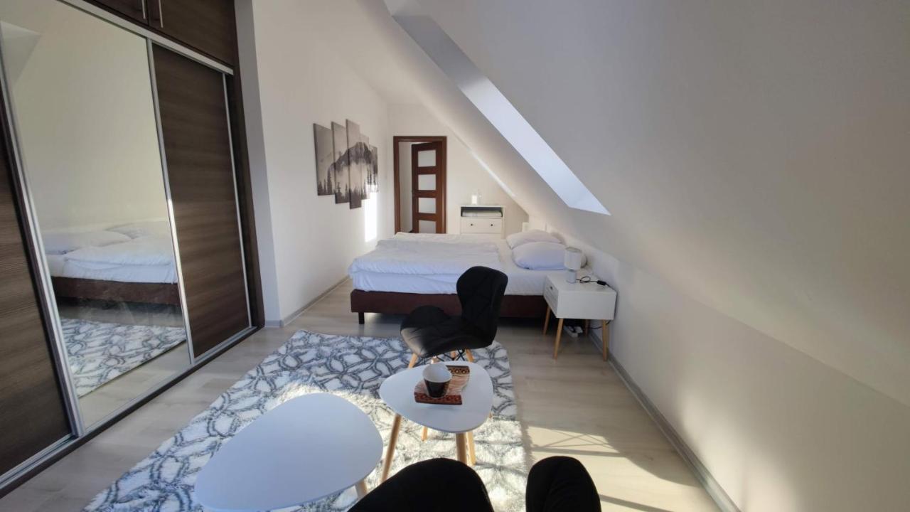 Apartament Urocza Przy Wyciagu Ski Arena ชกลาร์สกา ปอเรมบา ภายนอก รูปภาพ