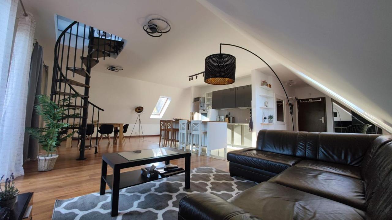 Apartament Urocza Przy Wyciagu Ski Arena ชกลาร์สกา ปอเรมบา ภายนอก รูปภาพ
