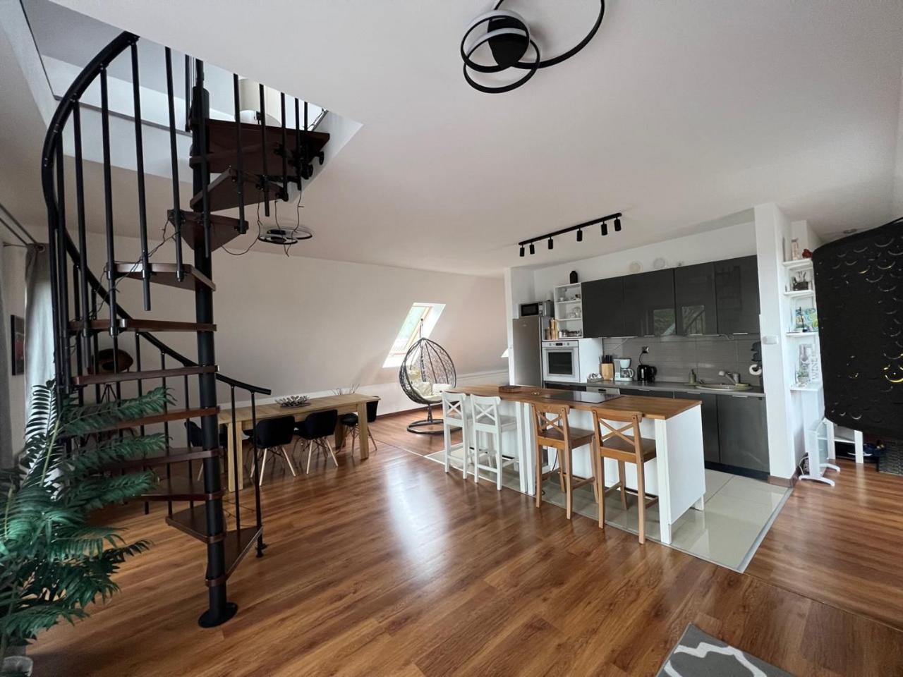 Apartament Urocza Przy Wyciagu Ski Arena ชกลาร์สกา ปอเรมบา ภายนอก รูปภาพ