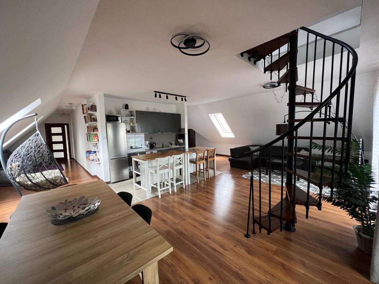 Apartament Urocza Przy Wyciagu Ski Arena ชกลาร์สกา ปอเรมบา ภายนอก รูปภาพ