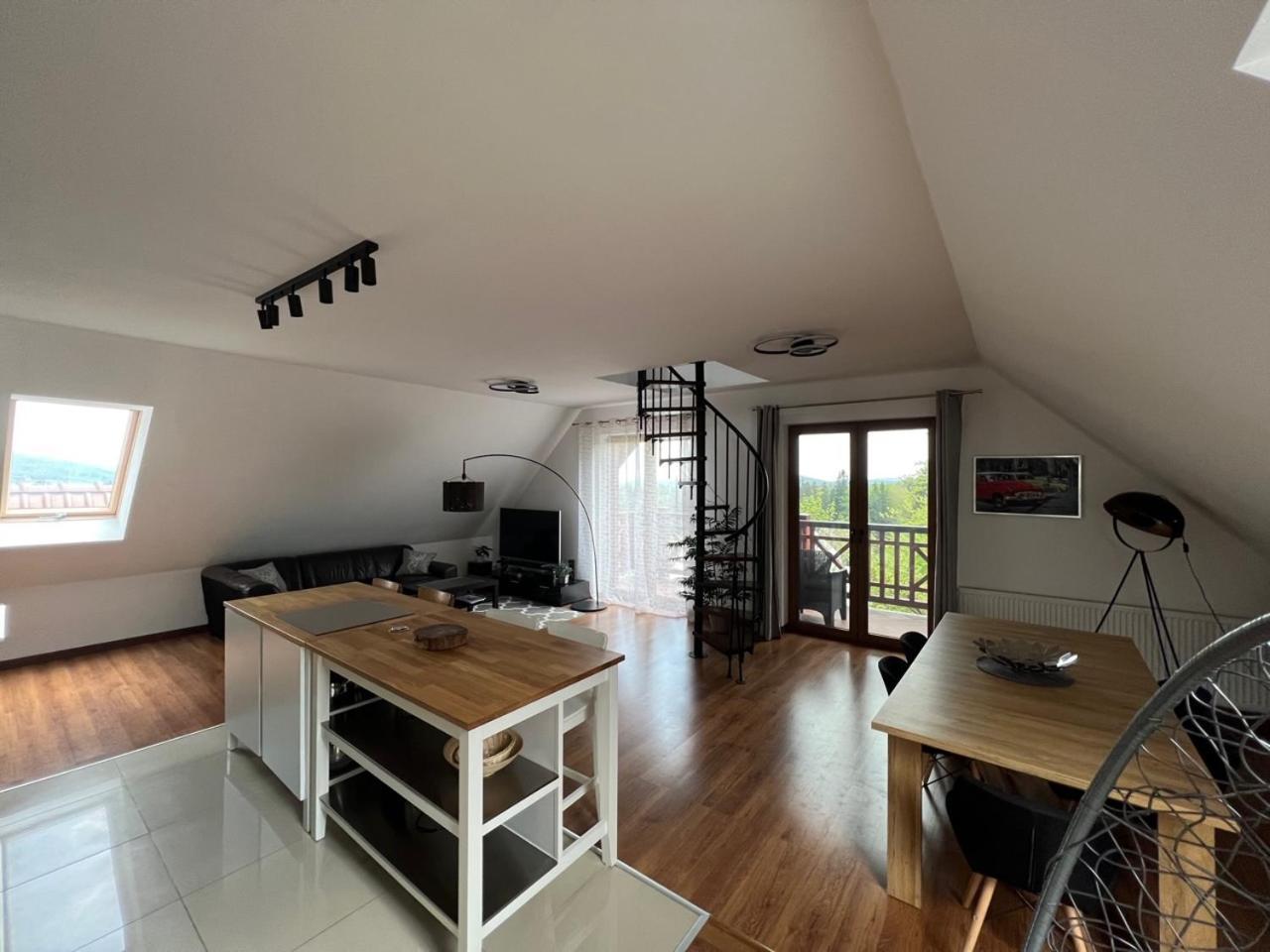 Apartament Urocza Przy Wyciagu Ski Arena ชกลาร์สกา ปอเรมบา ภายนอก รูปภาพ