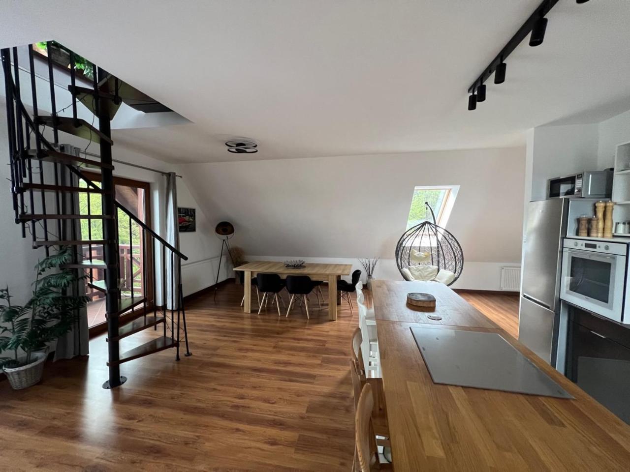 Apartament Urocza Przy Wyciagu Ski Arena ชกลาร์สกา ปอเรมบา ภายนอก รูปภาพ