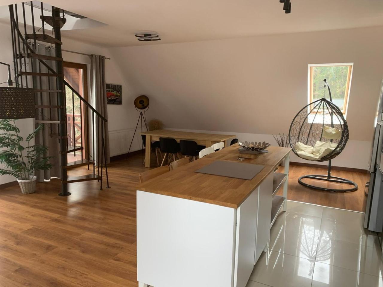 Apartament Urocza Przy Wyciagu Ski Arena ชกลาร์สกา ปอเรมบา ภายนอก รูปภาพ
