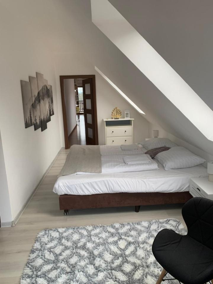 Apartament Urocza Przy Wyciagu Ski Arena ชกลาร์สกา ปอเรมบา ภายนอก รูปภาพ