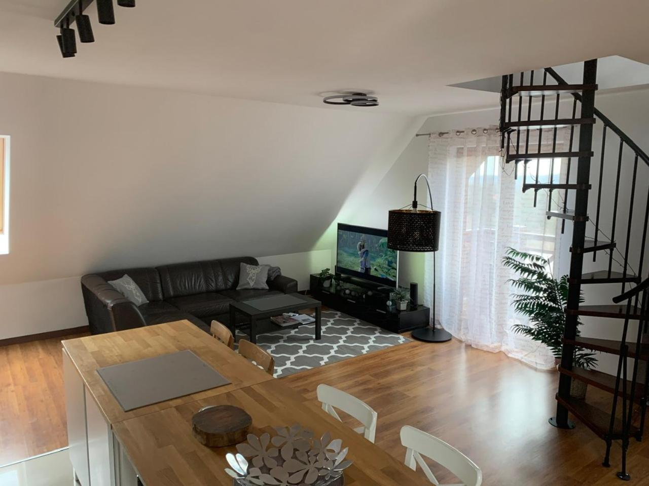 Apartament Urocza Przy Wyciagu Ski Arena ชกลาร์สกา ปอเรมบา ภายนอก รูปภาพ
