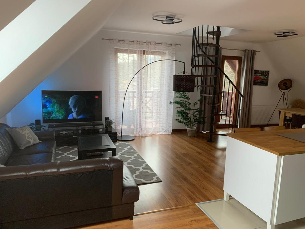 Apartament Urocza Przy Wyciagu Ski Arena ชกลาร์สกา ปอเรมบา ภายนอก รูปภาพ